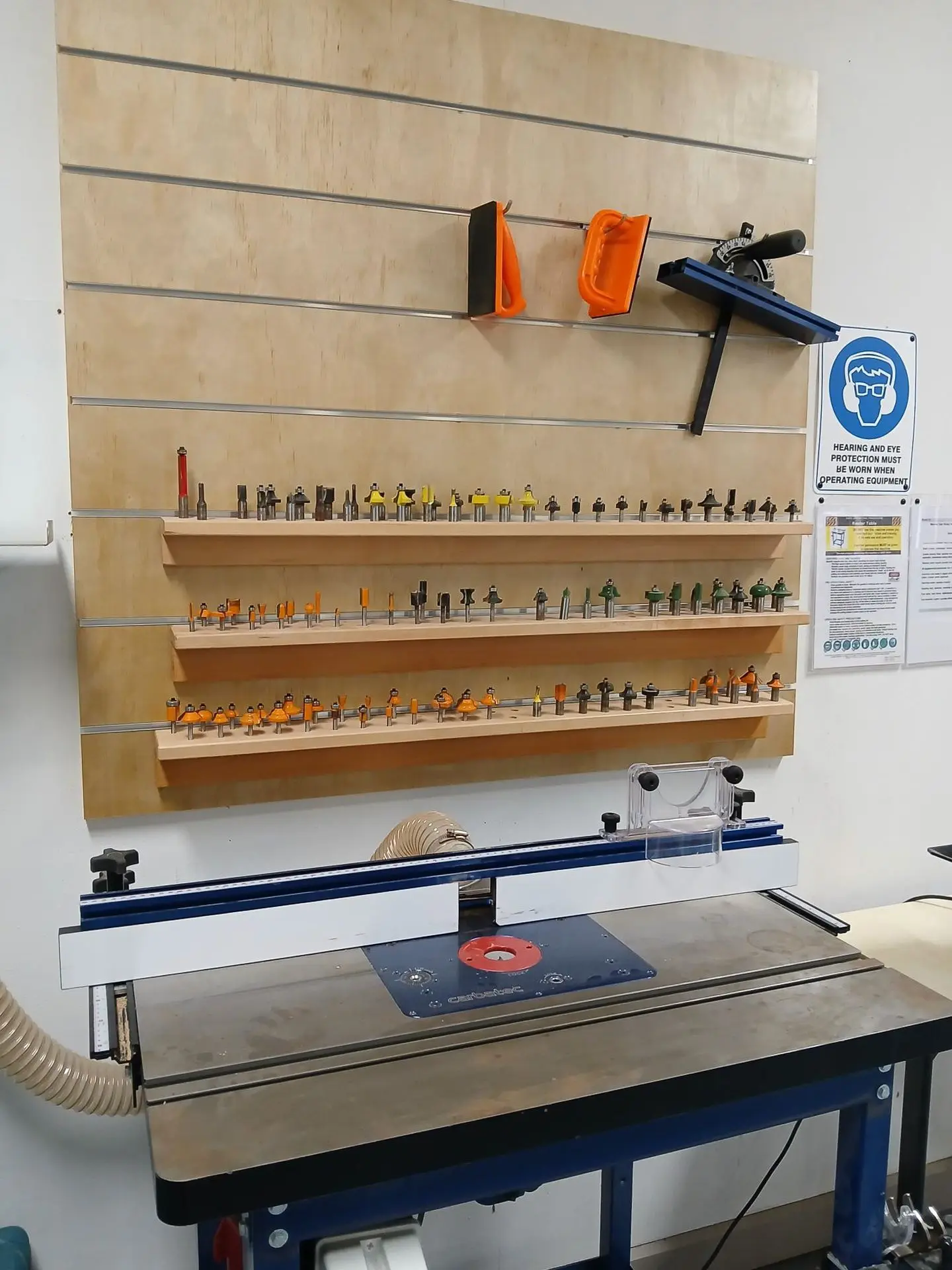 Router bit storage on tool board