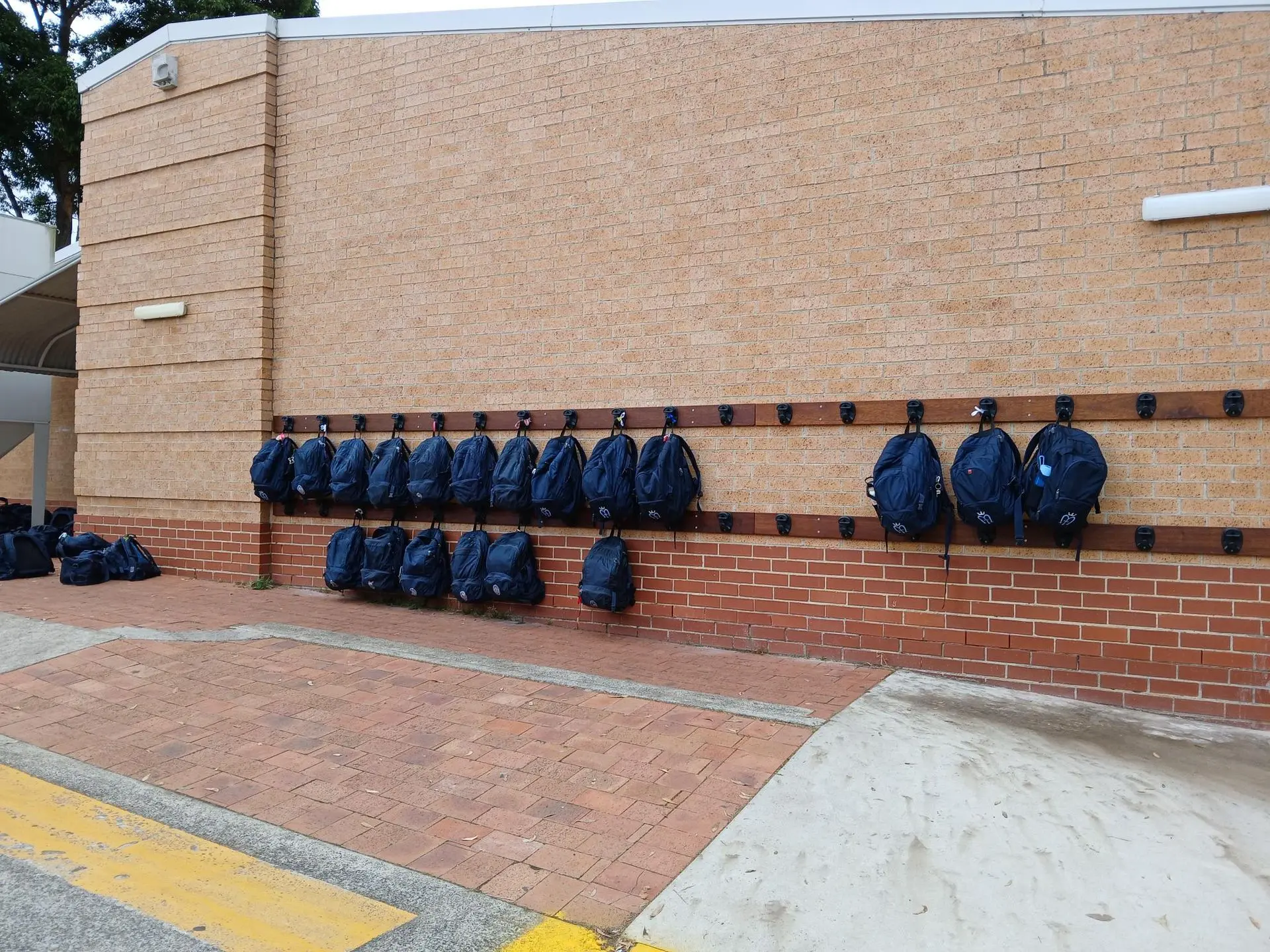 Safe Noxx Bag Hooks in action
